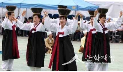 돈돌날이 공연