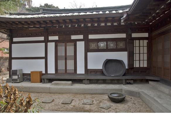 안채(좌)/문화재청