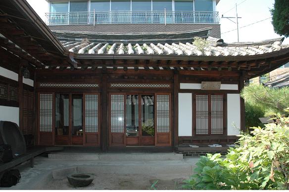 안채(우)/문화재청