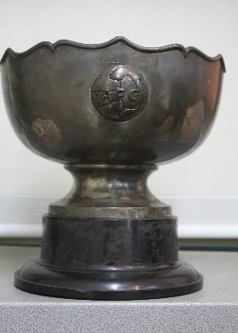 제1회 아시안컵 축구대회 우승컵