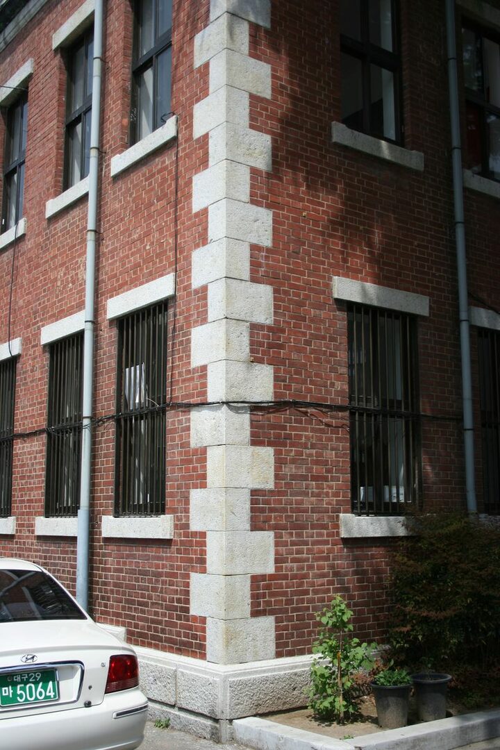 모서리 상세
