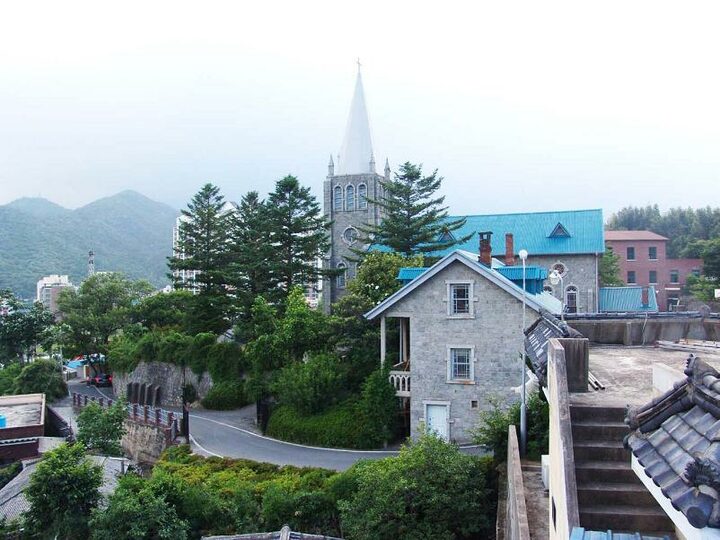 성당 및 사제관 우측면/문화재청
