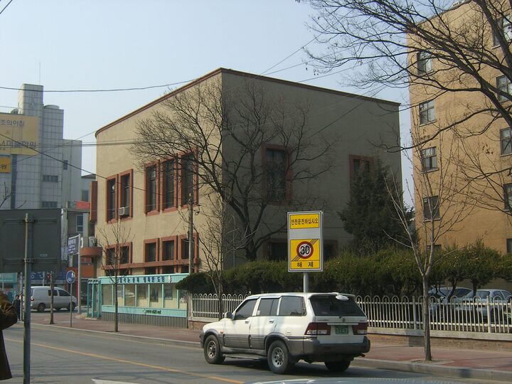 배면 전경