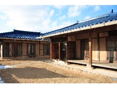 신동엽 생가터
