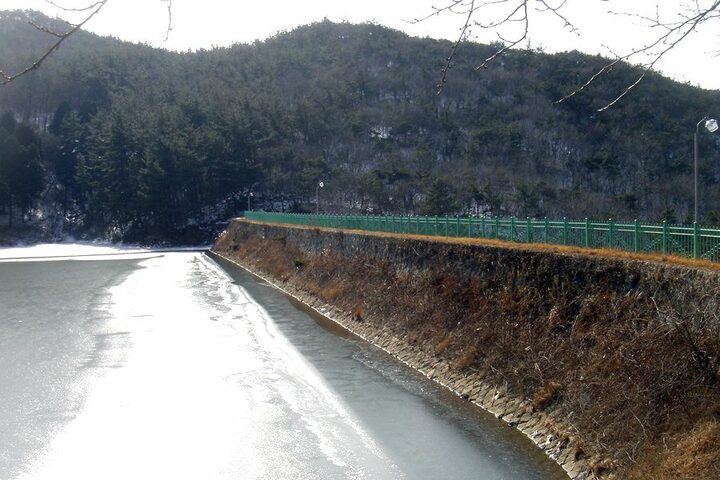 제방