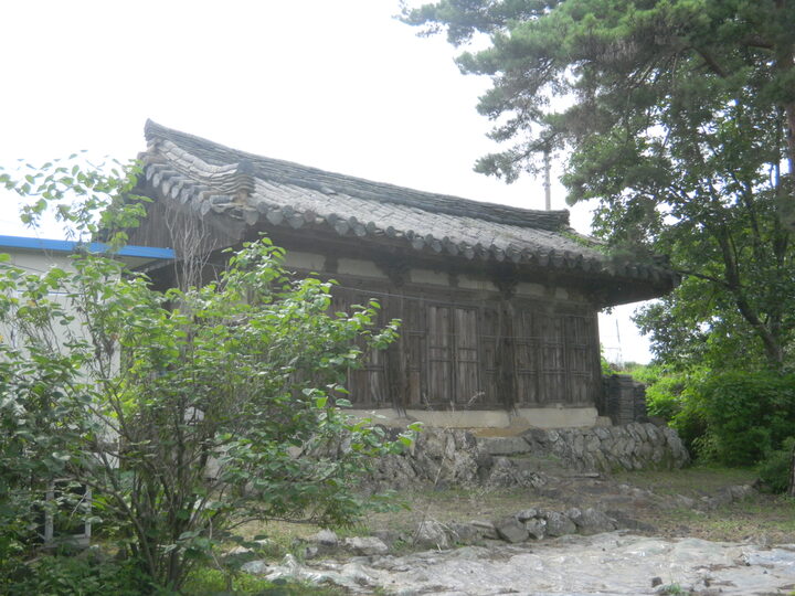 예천 윤우식 생가 사당 전경