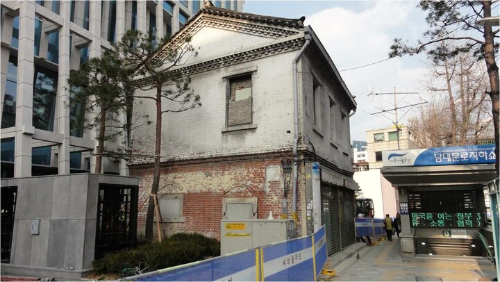 서울 남대문로 2층 한옥 상가 전경