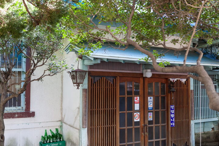 구 진해해군통제부 병원장 사택_전경2 (촬영년도 : 2015년)
