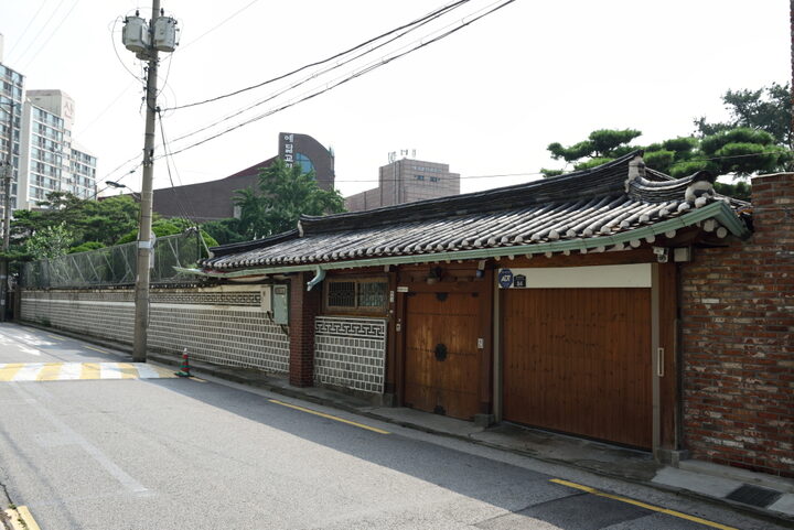 서울 돈암장_대문 측면 (촬영년도 : 2015년)