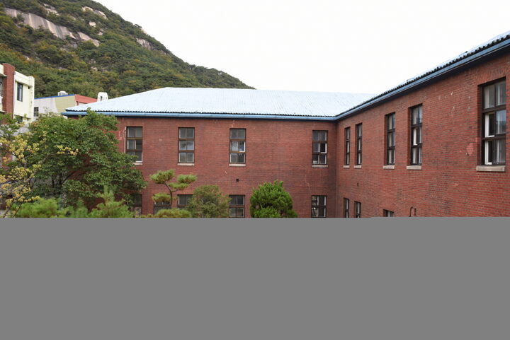 서울 경기상업고등학교 본관 및 청송관_본관 동관 전경 (촬영년도 : 2015년)