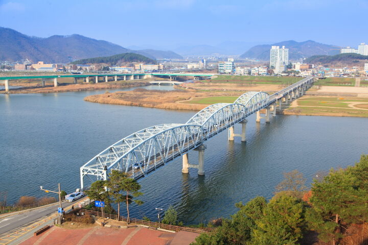 공주 금강철교_공산성에서 바라본 금강철교1 (촬영년도 : 2015년)