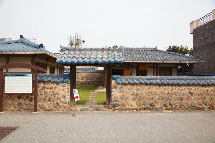 부여 신동엽 가옥 터_입구 (촬영년도 : 2015년)