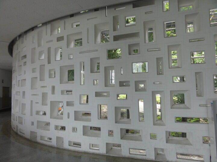 부산대학교 구 본관: 창호