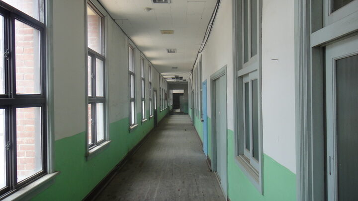 진주 배영초등학교 구 본관 내부