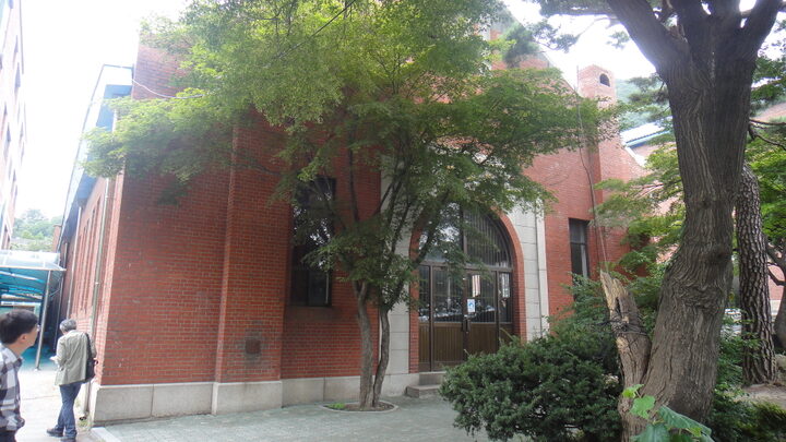 서울 경기상업고등학교 본관 및 청송관 : 청송관 전면