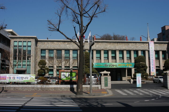 구 수원시청사: 전경