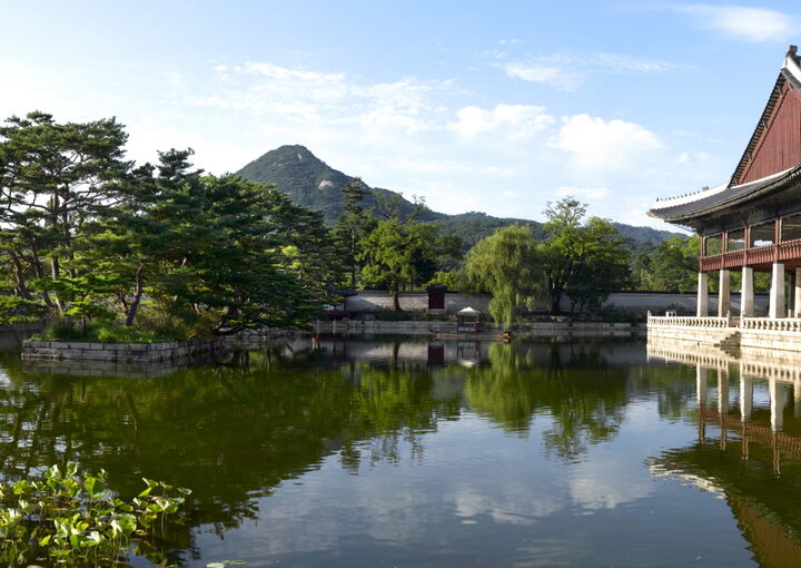 경회루에서 본 백악산 여름