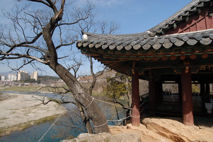 삼척 죽서루와 오십천(촬영:문화재청)