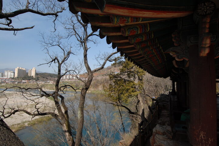 삼척 죽서루와 오십천(촬영:문화재청)