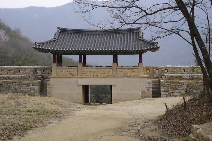 고모산성