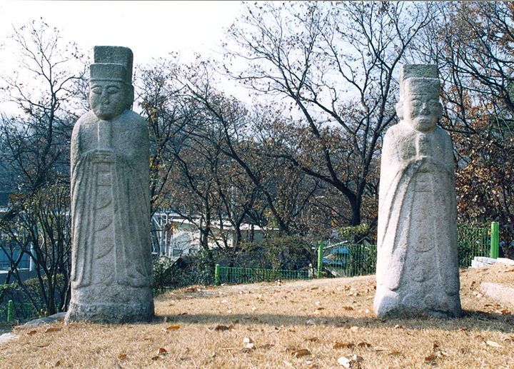 양효안공신도비부묘소우측문인석