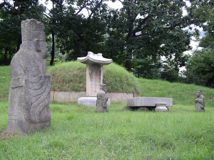 신경진 묘역 전경
