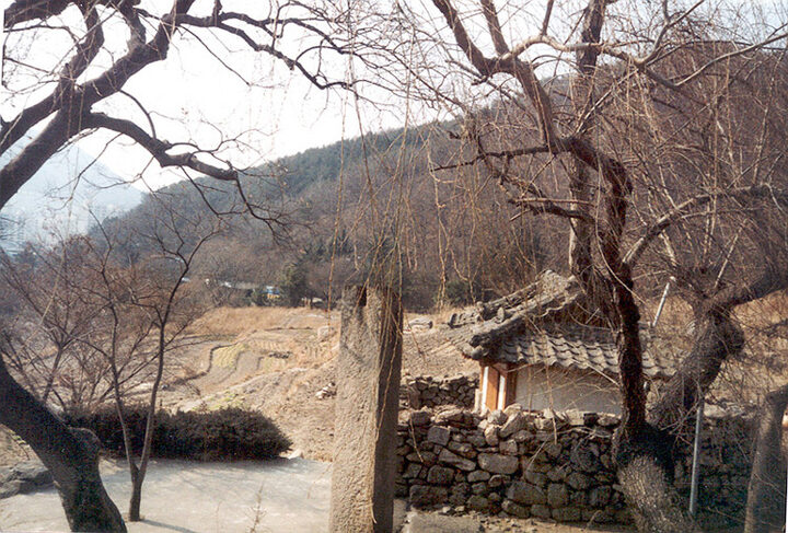 만덕사지당간지주(측면)