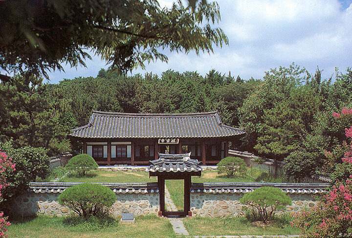 군관청(전경)