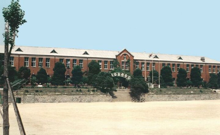 창영초등학교교사전경