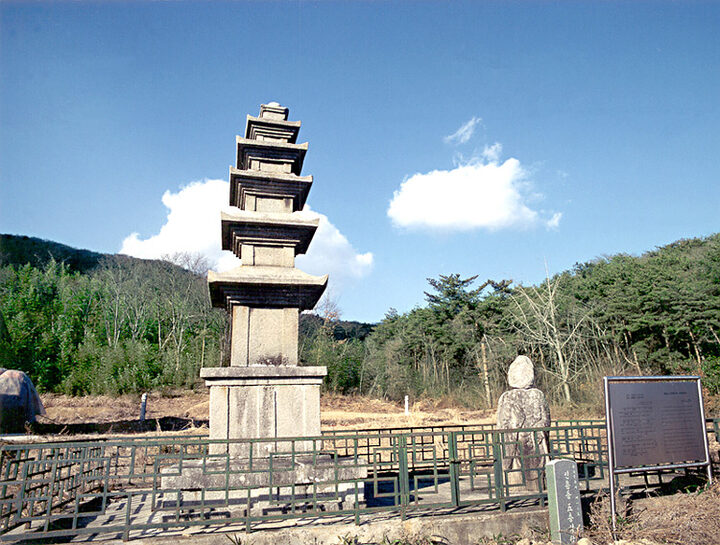 신용동오층석탑