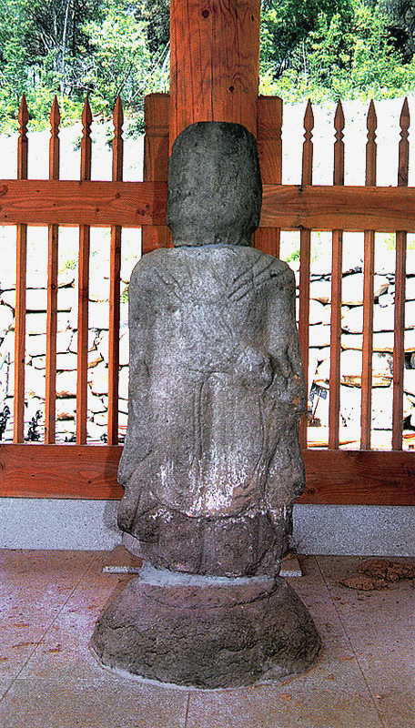 우측협시불입상