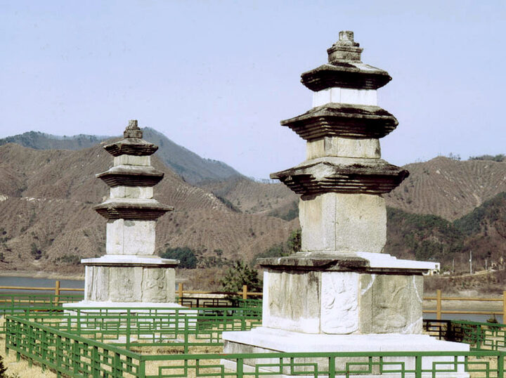 중금리삼층석탑전경