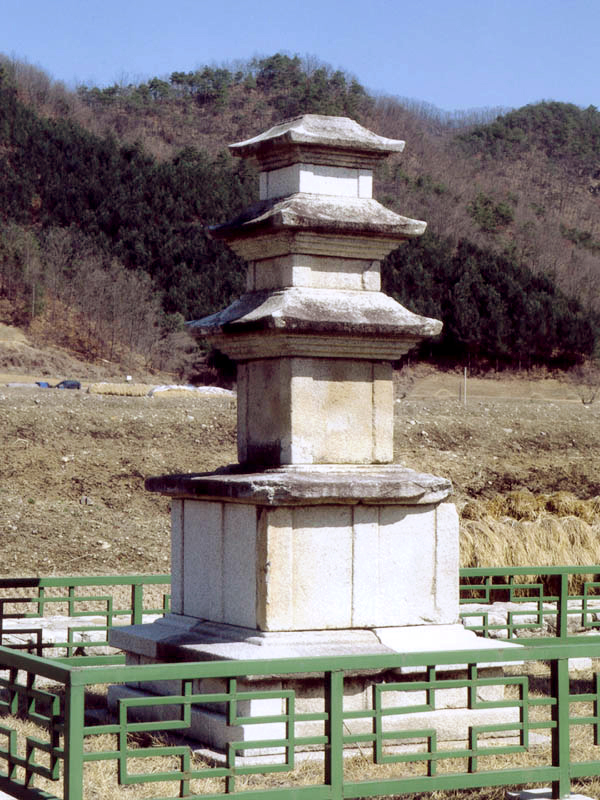 상동리삼층석탑