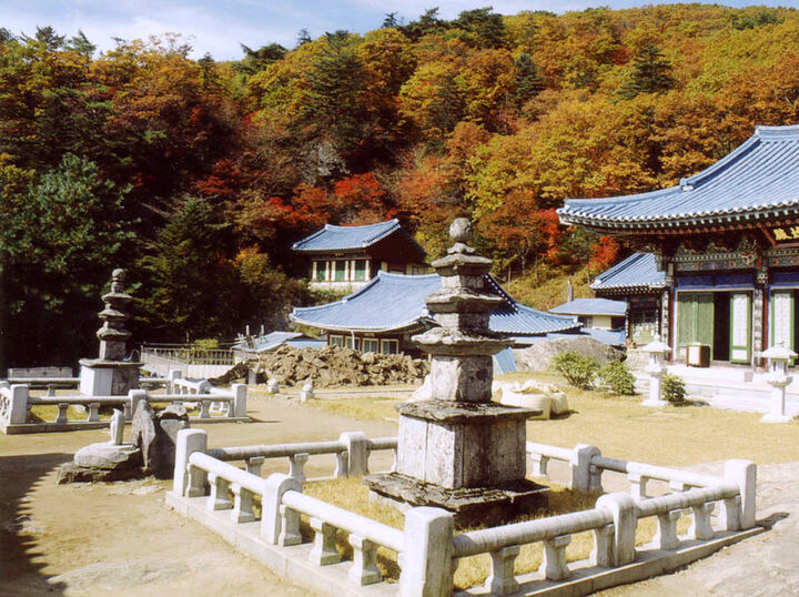상원사지석탑전경