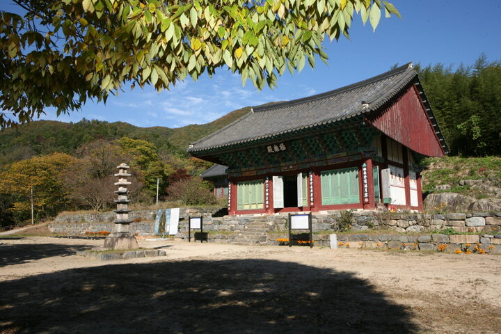 신안사극락전