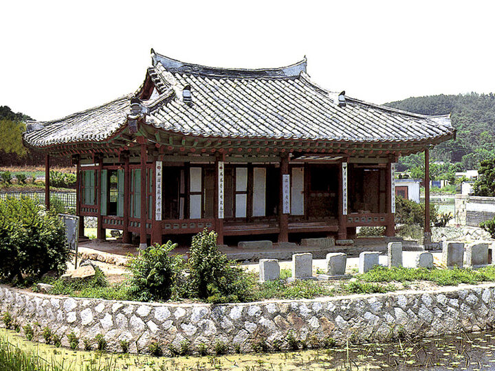 군자정