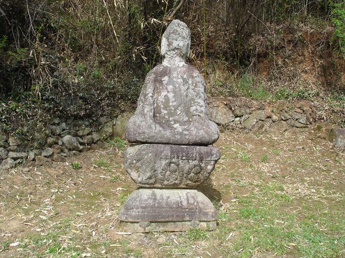 곡성당동리석조여래좌상
