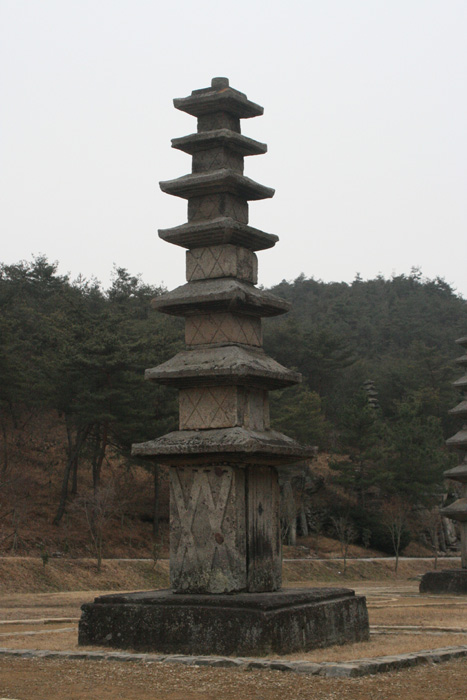화순운주사쌍교차문칠층석탑