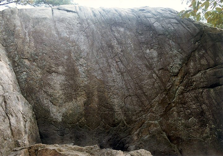 삼릉계곡선각육존불(우벽)