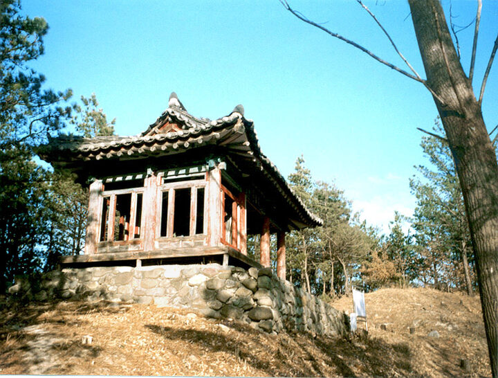 용암정(측면)