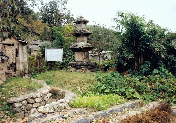 안동하동리모전삼층석탑