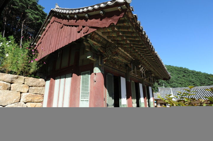 장육사대웅전
