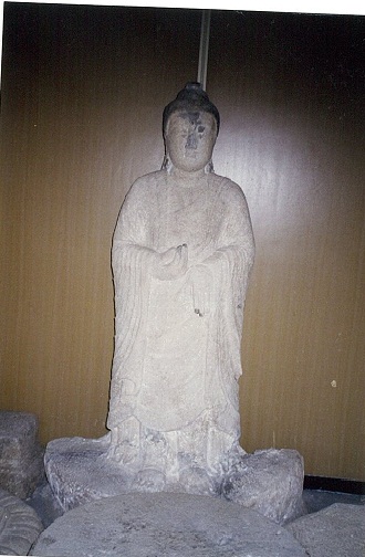 영주영전사석조여래입상