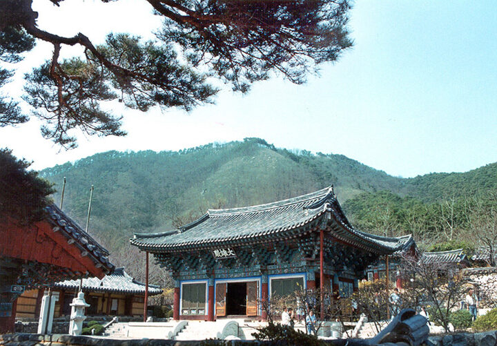 포항 보경사 대웅전