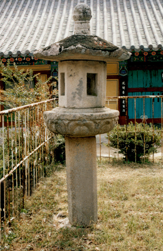 표충사석등