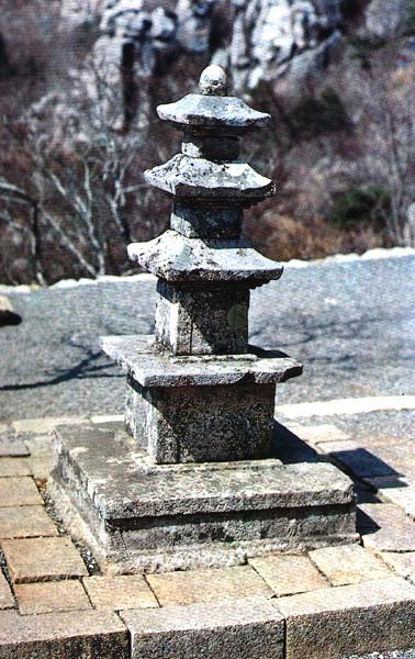 보리암전삼층석탑