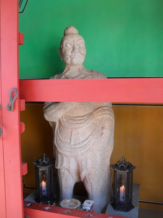 교사리삼존석불(관음보살)