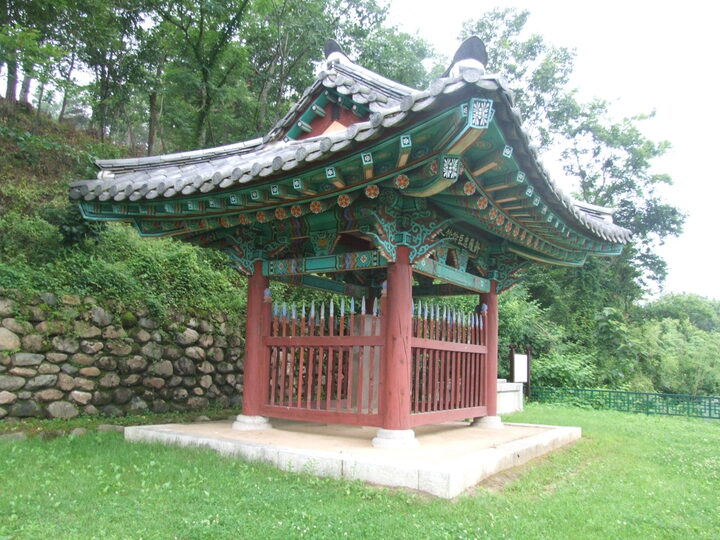신라충신죽죽비