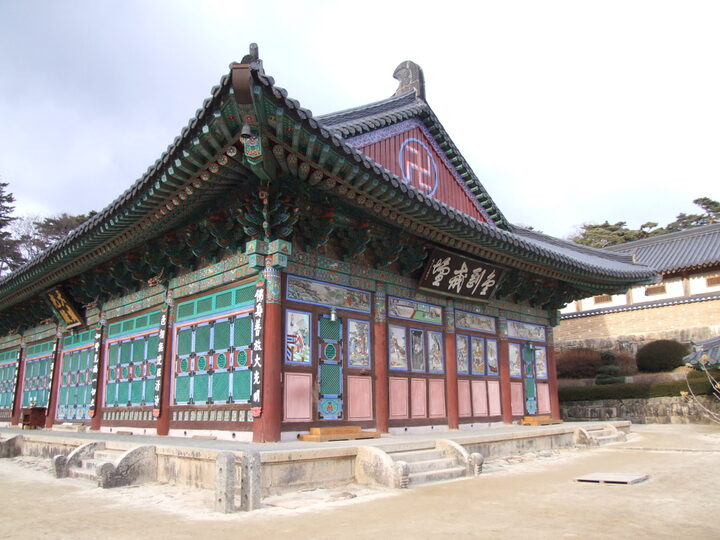 해인사대적광전(우측)