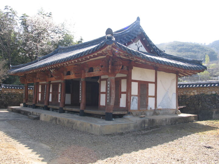 명곡사추본사(내재동목재)정면